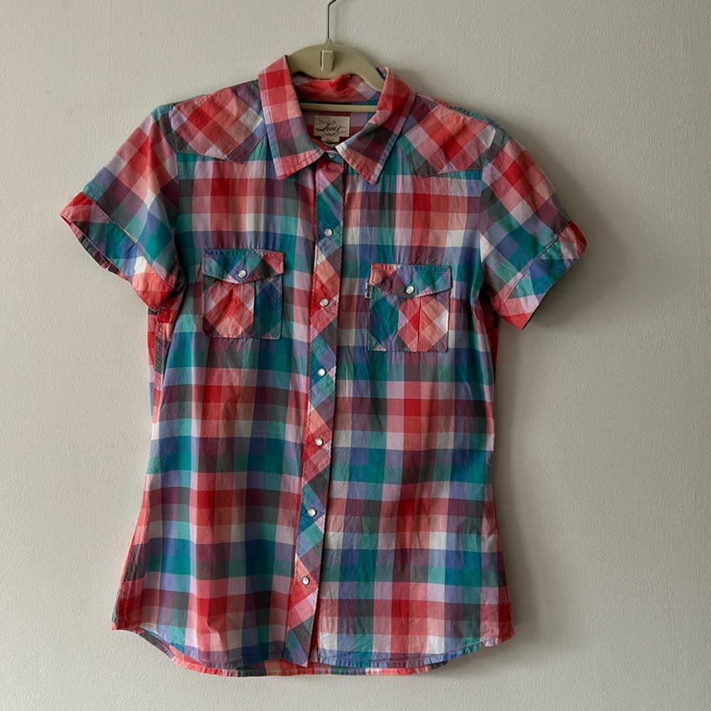 Vintage Levi’s button-down shirt - Great condition!
